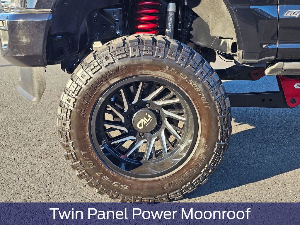 Used 2022 Ford F350 Platinum w/ FX4 Off-Road Package image 9