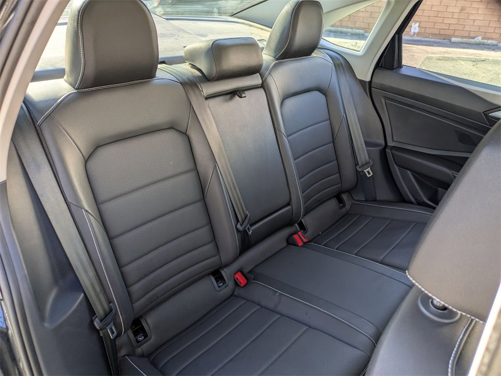 Used 2024 Volkswagen Jetta SE image 27