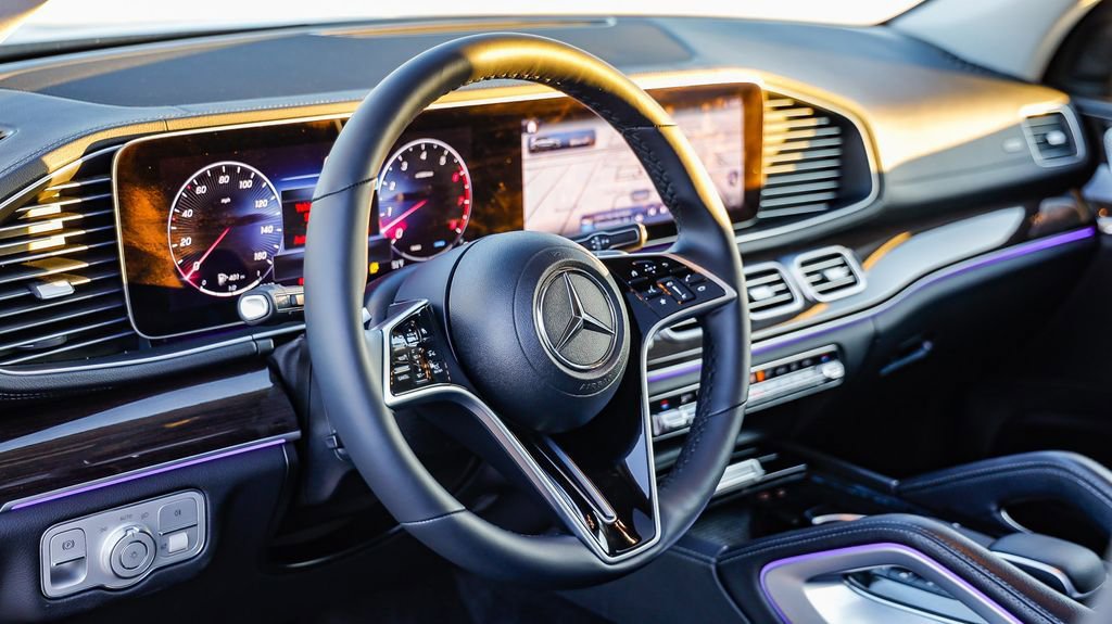 Used 2024 Mercedes-Benz GLS 450 4MATIC image 22