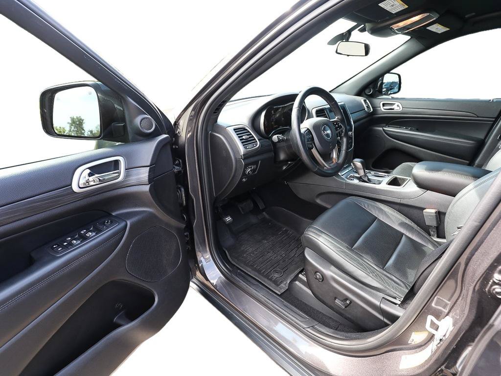 Used 2021 Jeep Grand Cherokee Laredo AWD/4WD image 12