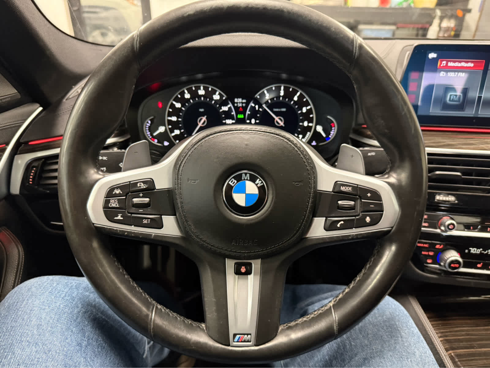 Used 2018 BMW M550i xDrive image 24