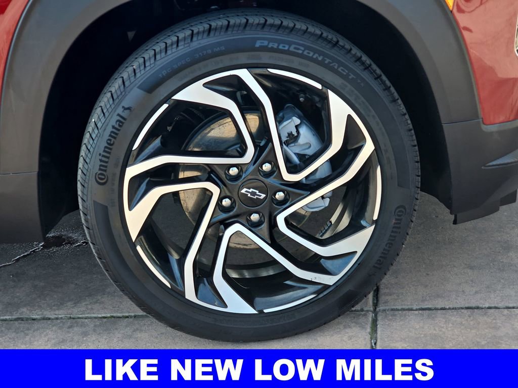 Used 2025 Chevrolet TrailBlazer RS w/ Driver Confidence Package image 38