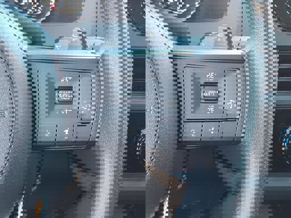 Used 2025 Nissan Pathfinder S image 20