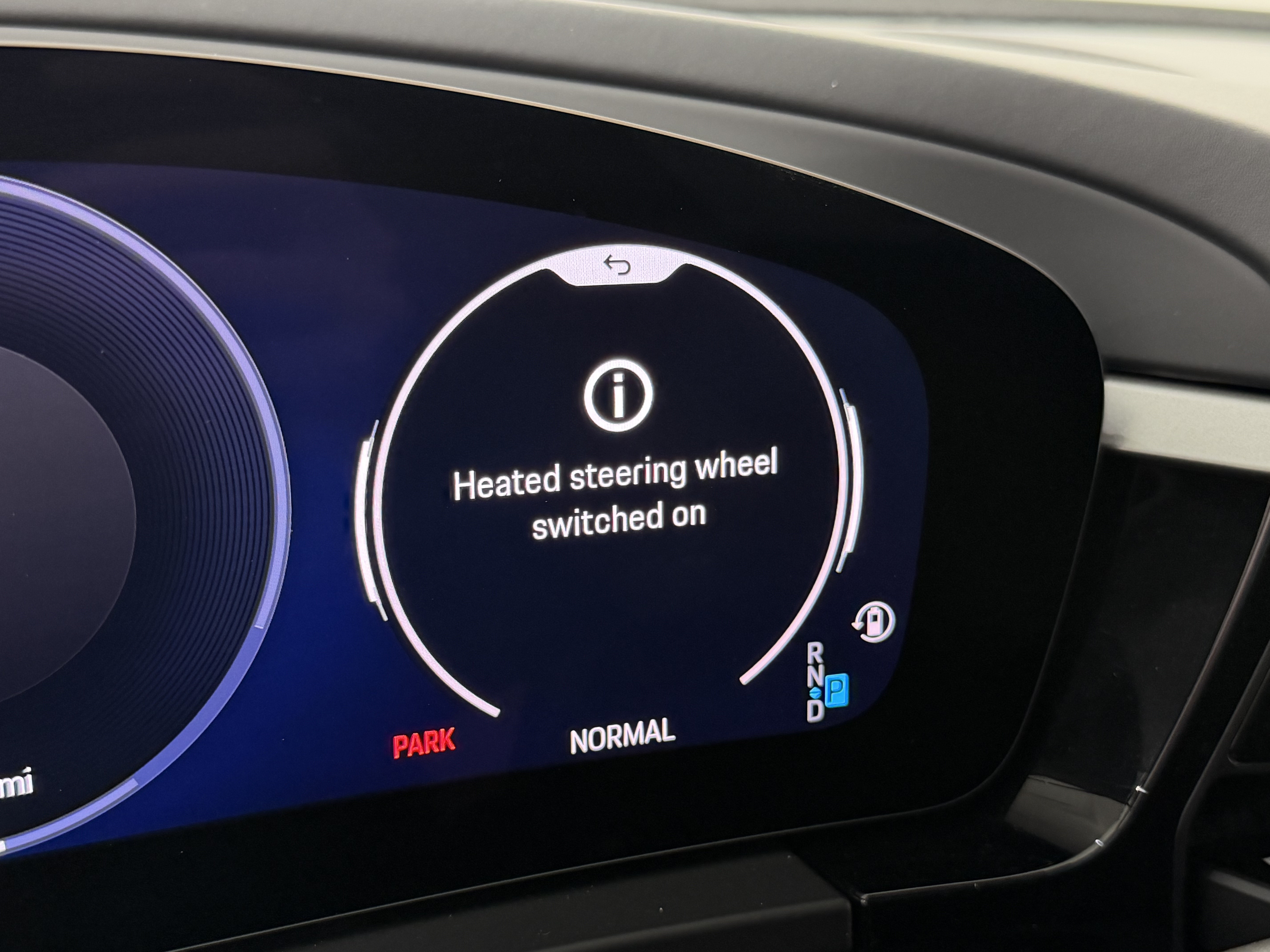 Certified 2025 Porsche Macan Electric RWD image 54