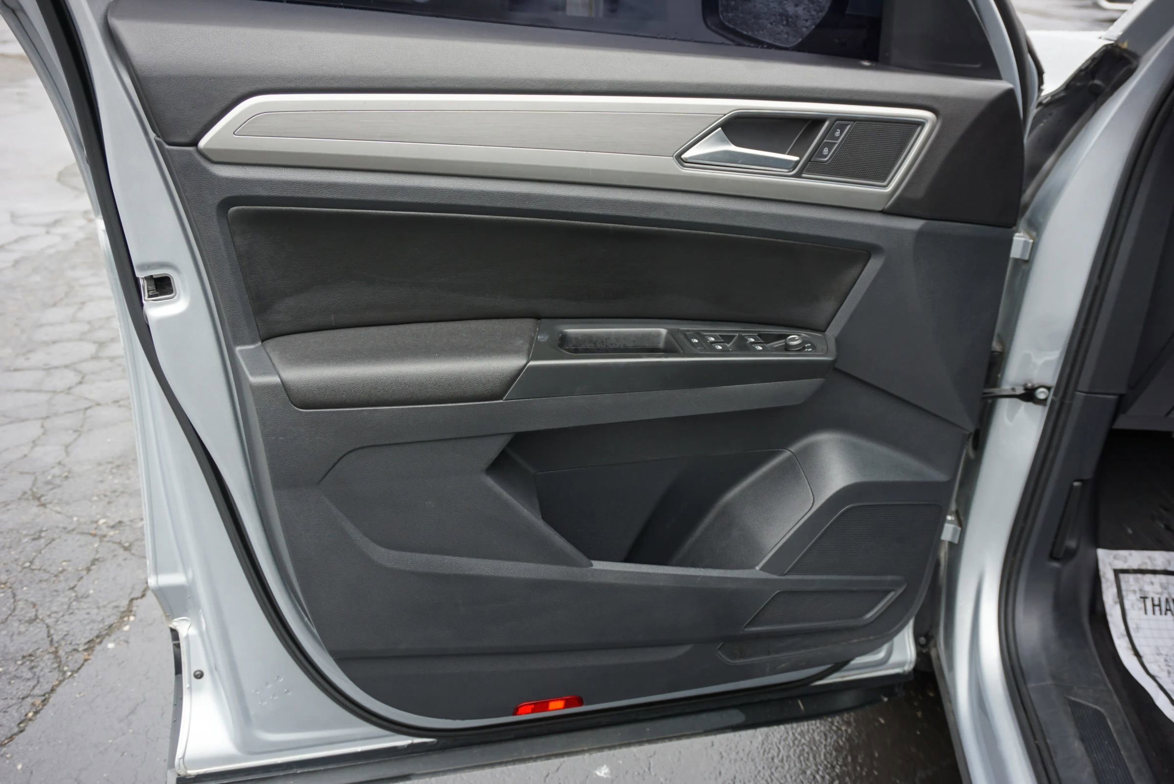 Used 2018 Volkswagen Atlas Launch Edition image 12