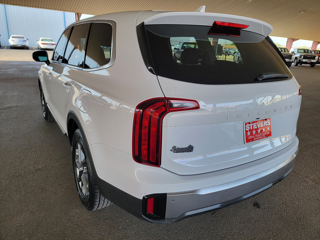 Used 2025 Kia Telluride LX FWD image 9