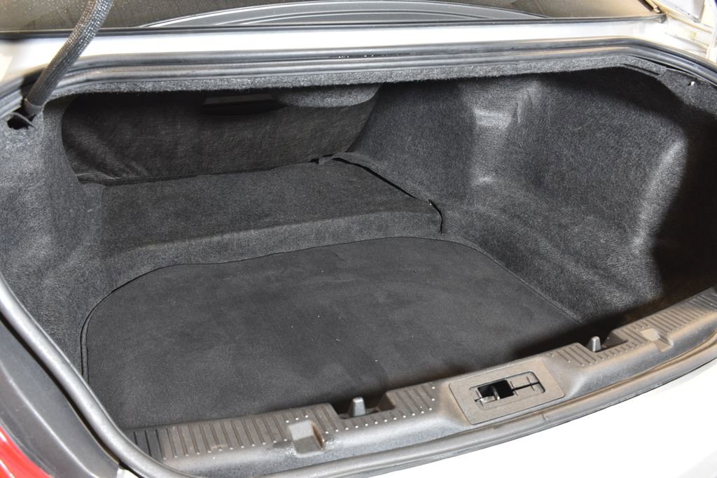 Used 2014 Lincoln MKS image 28