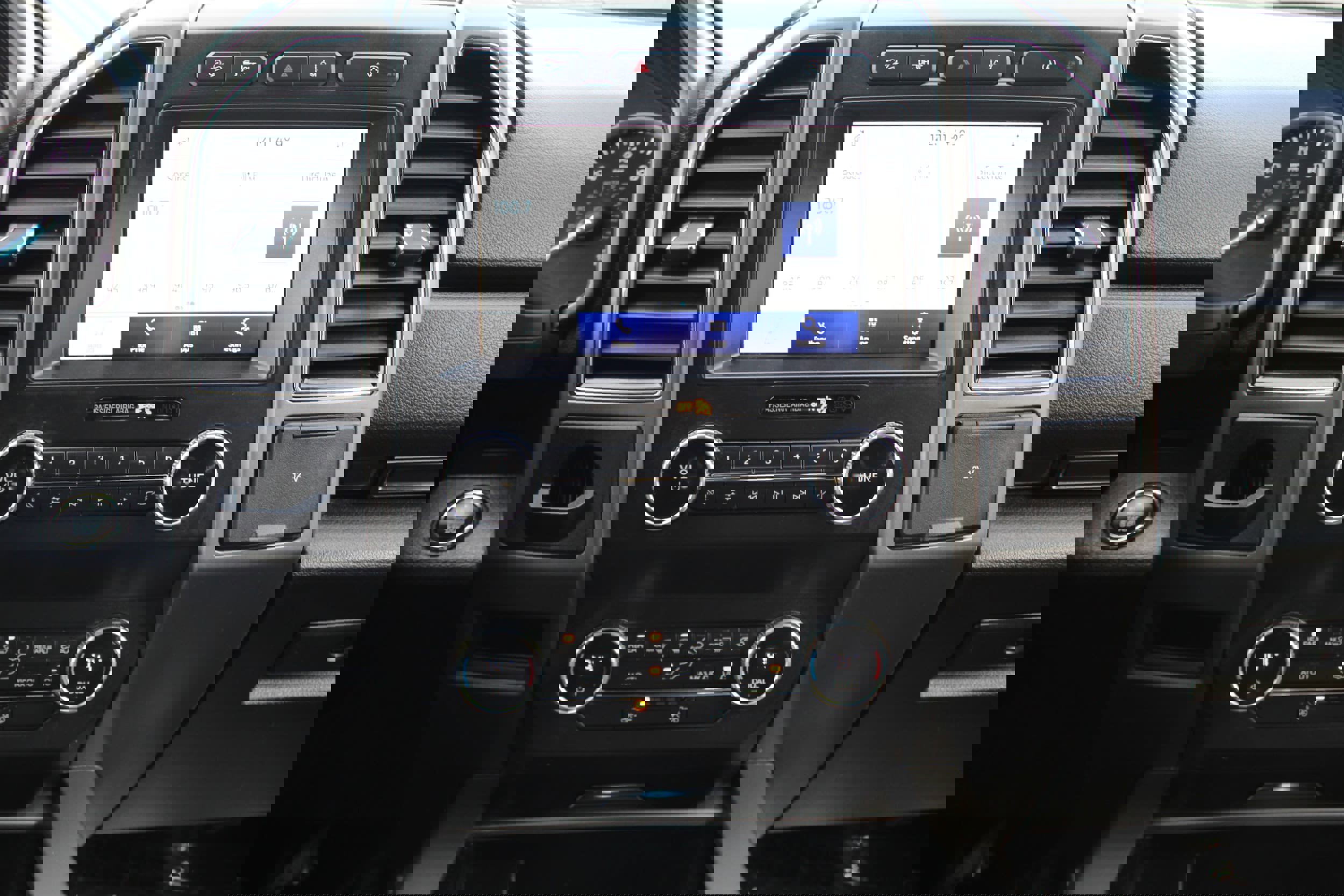 Used 2021 Ford Expedition XLT image 33