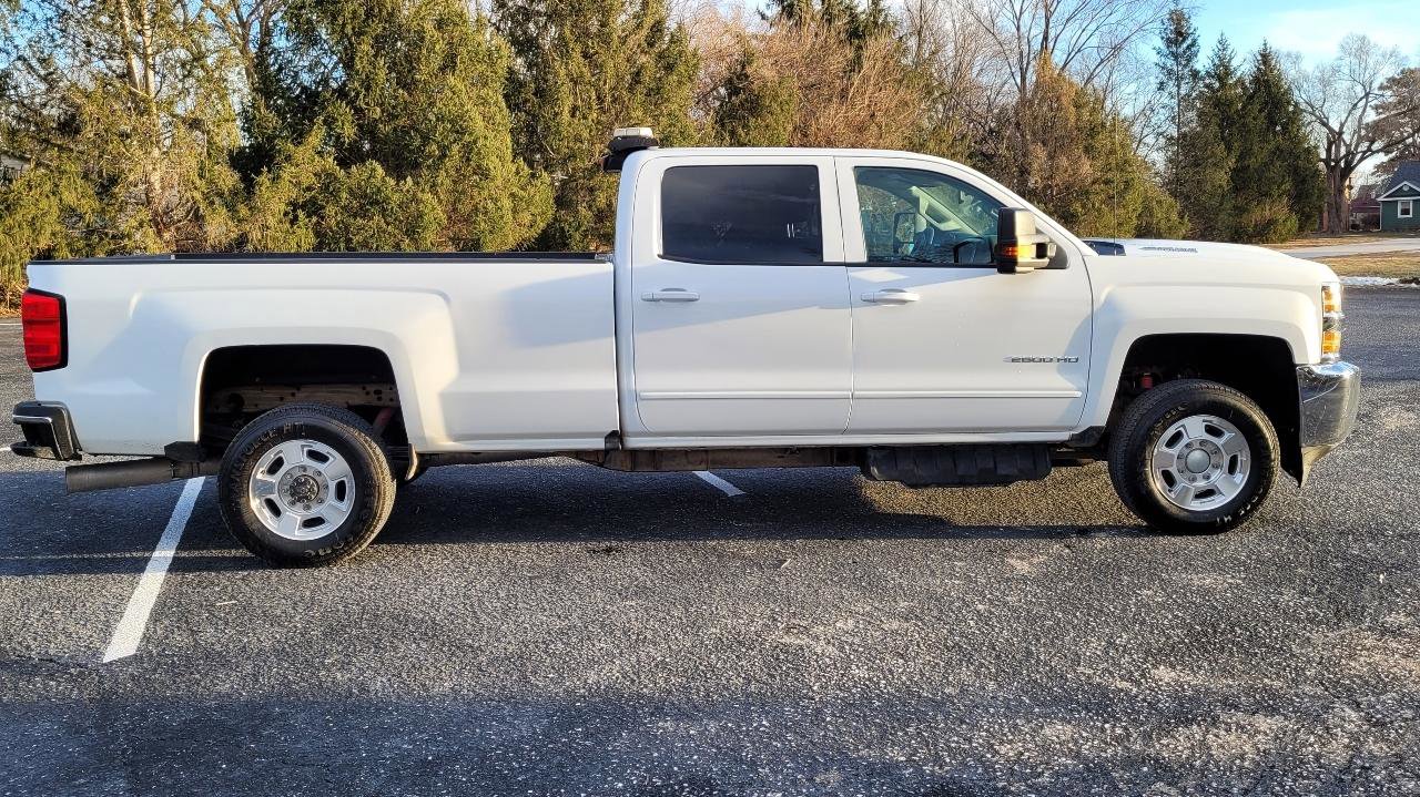 Used 2017 Chevrolet Silverado 2500 LT AWD/4WD image 4