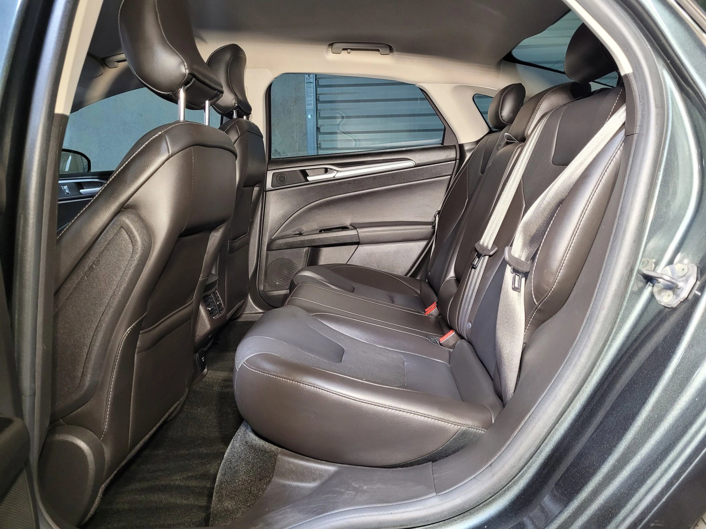 Used 2016 Ford Fusion Titanium image 32