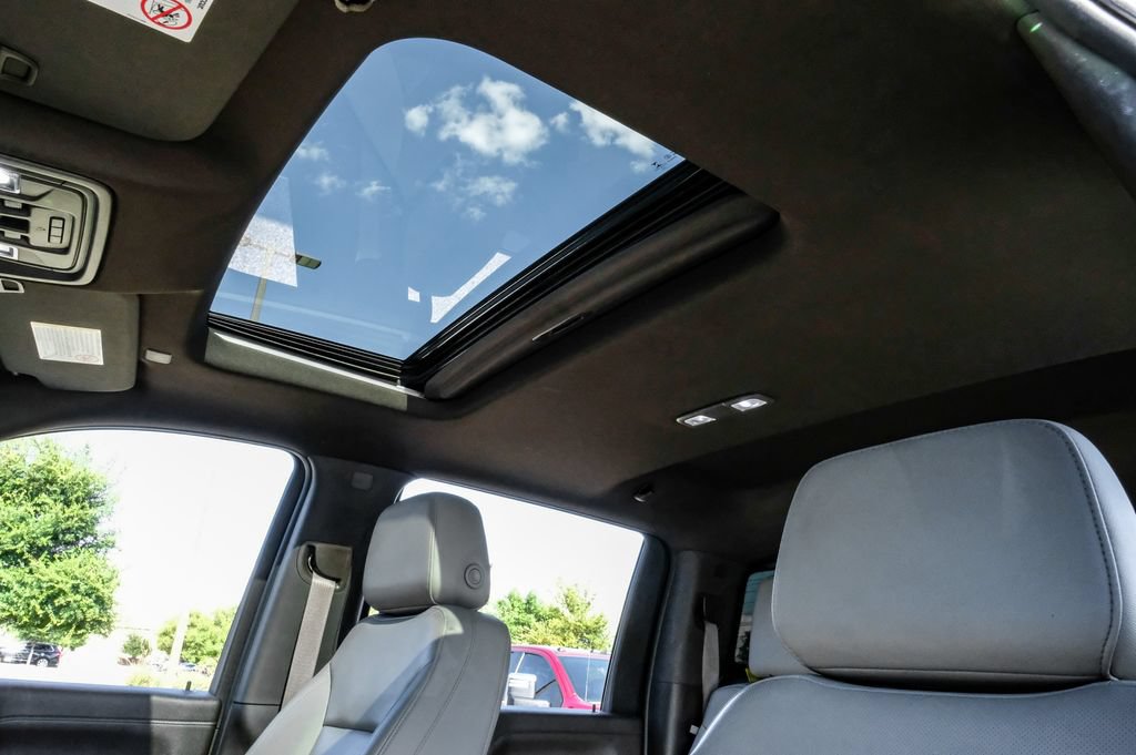 Used 2021 GMC Sierra 3500 SLT w/ SLT Convenience Package AWD/4WD image 19