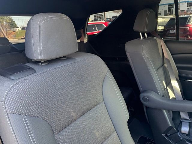 Used 2025 Chevrolet Traverse LT image 30