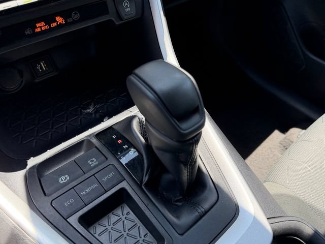 Used 2024 Toyota RAV4 XLE FWD image 24