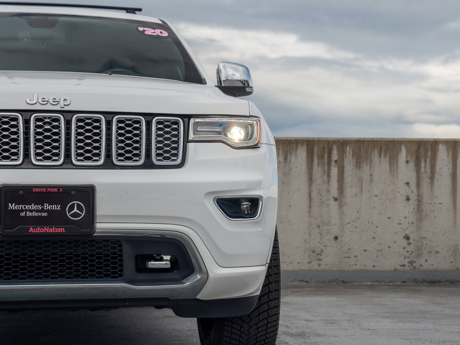 Used 2020 Jeep Grand Cherokee Overland AWD/4WD image 8