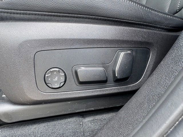 Certified 2025 BMW X4 xDrive30i AWD/4WD image 15