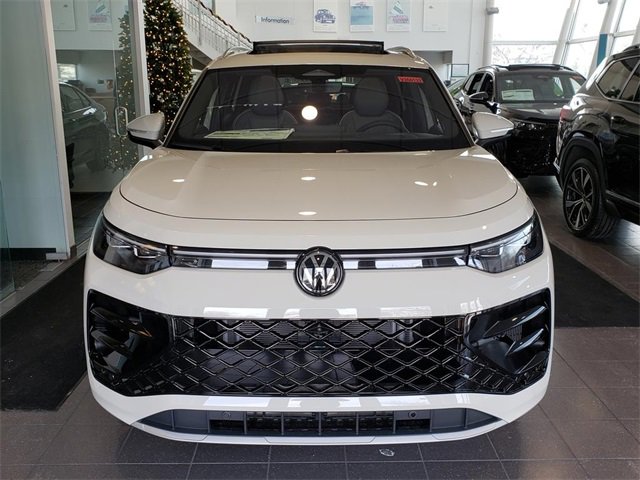 New 2026 Volkswagen Tiguan SEL R-Line image 3