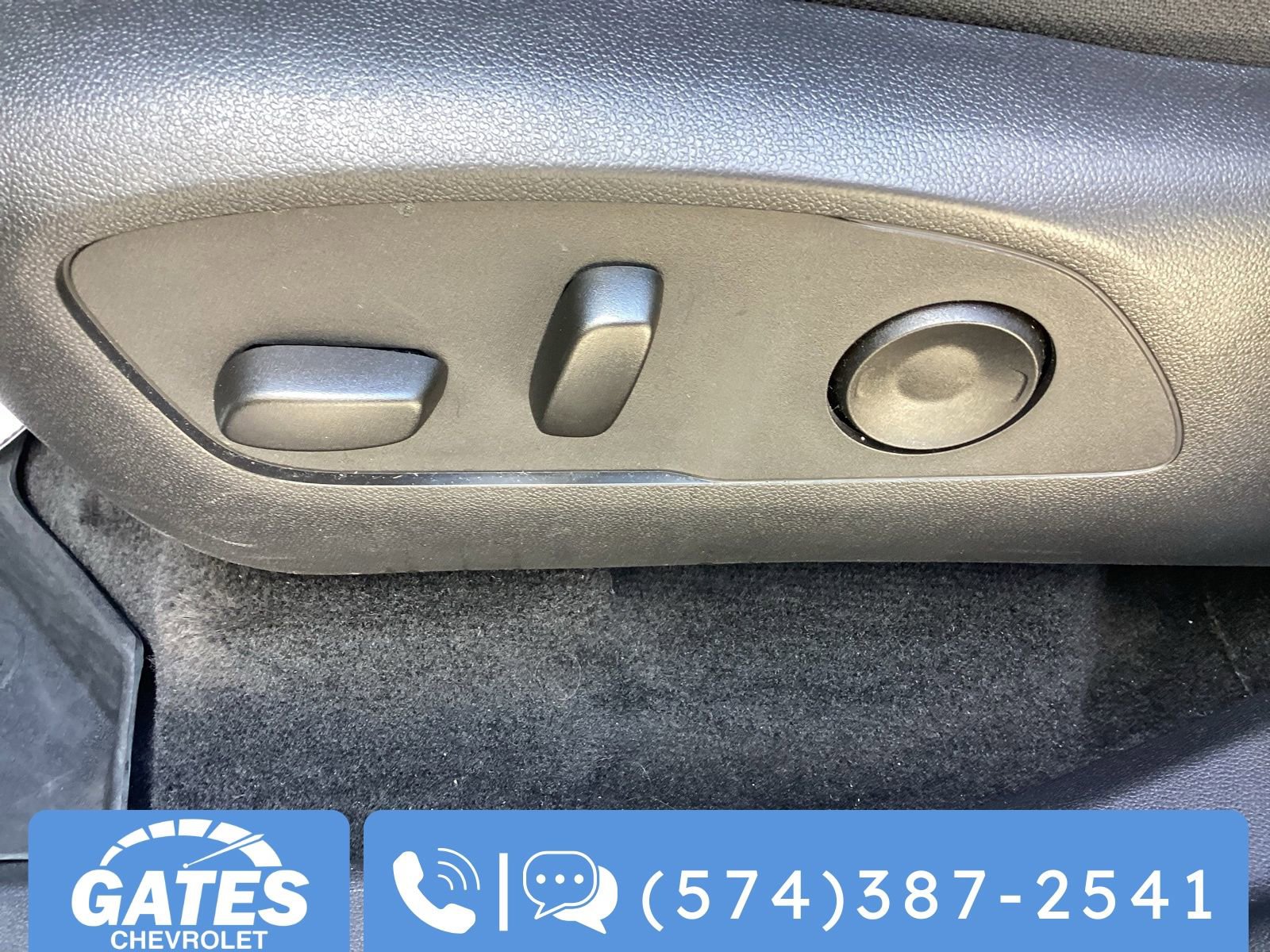 Used 2025 Chevrolet Traverse LT w/ Driver Confidence Package image 20