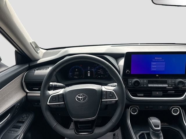 Used 2024 Toyota Grand Highlander Limited image 17