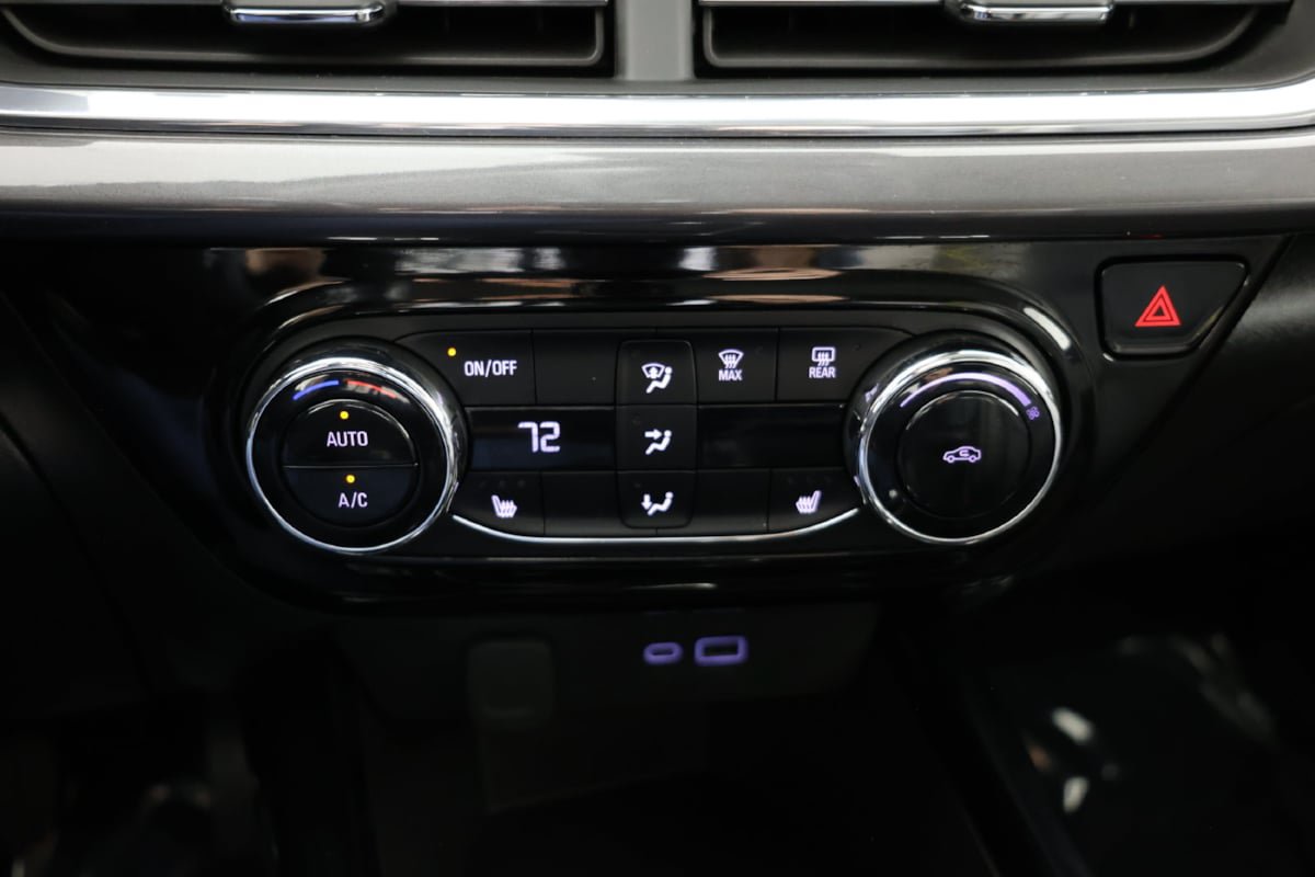 Used 2024 Chevrolet Trax ACTIV FWD image 27