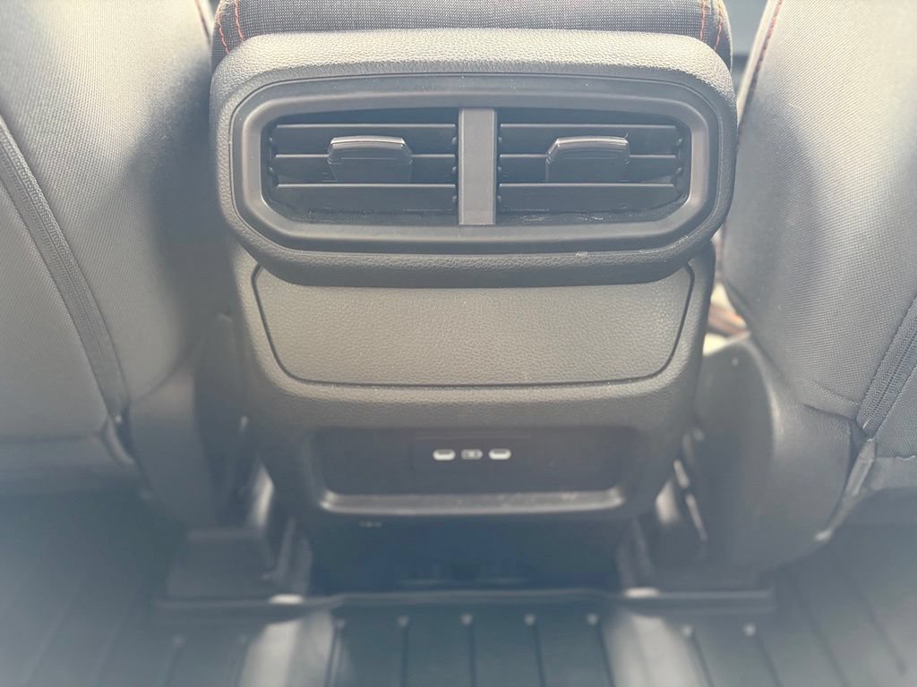 Used 2025 Honda Pilot Sport image 14