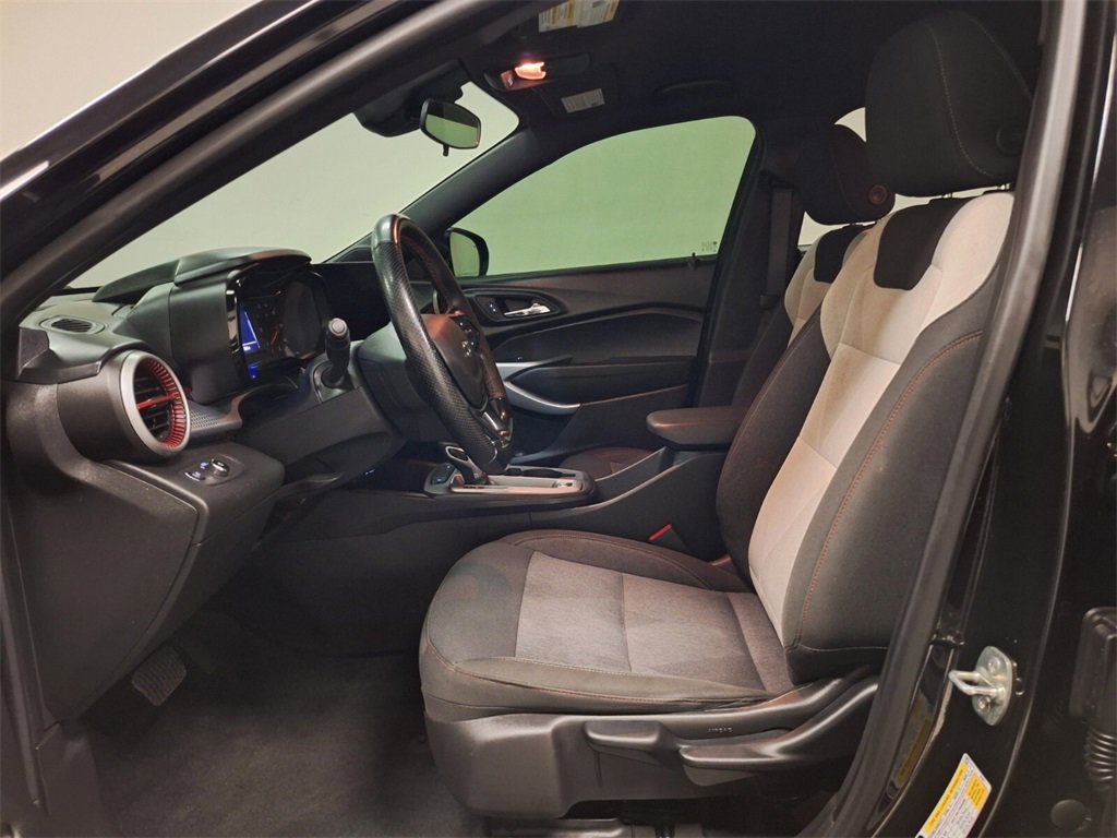 Used 2024 Chevrolet Trax RS w/ Driver Confidence Package image 9