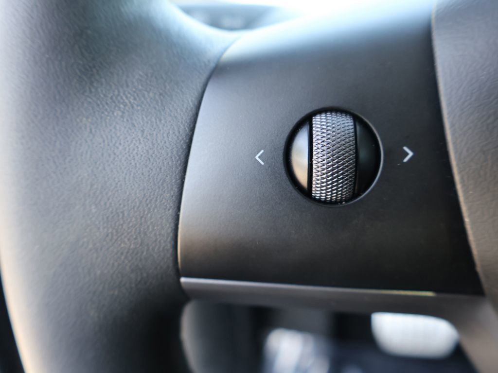 Used 2022 Tesla Model Y Performance image 42