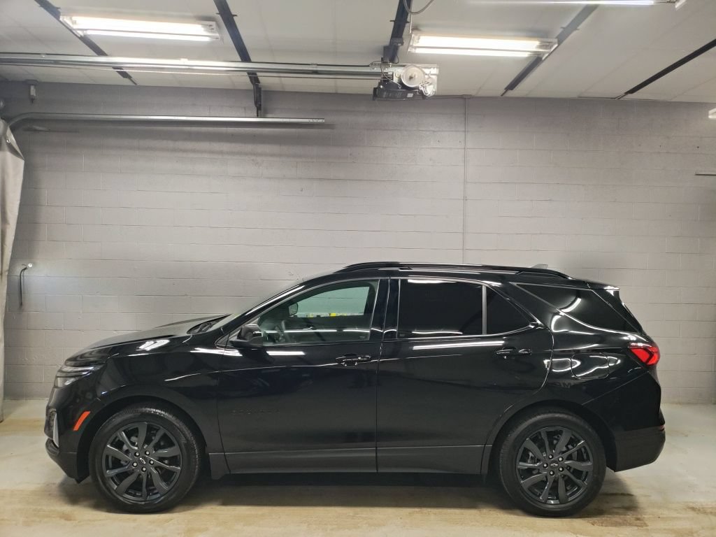 Used 2023 Chevrolet Equinox RS w/ LPO, Floor Liner Package FWD image 17