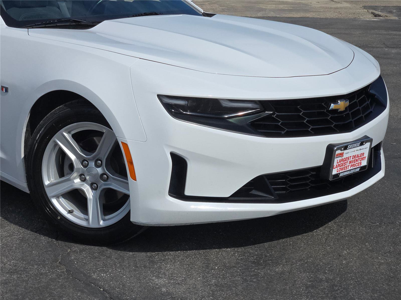 Used 2023 Chevrolet Camaro LT image 2