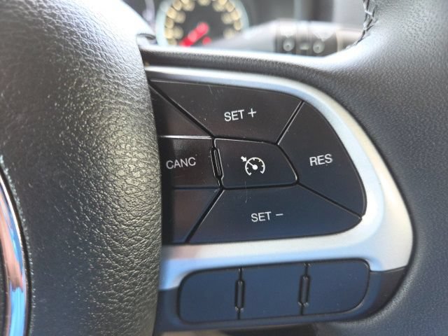 Used 2020 Jeep Renegade Latitude FWD image 37
