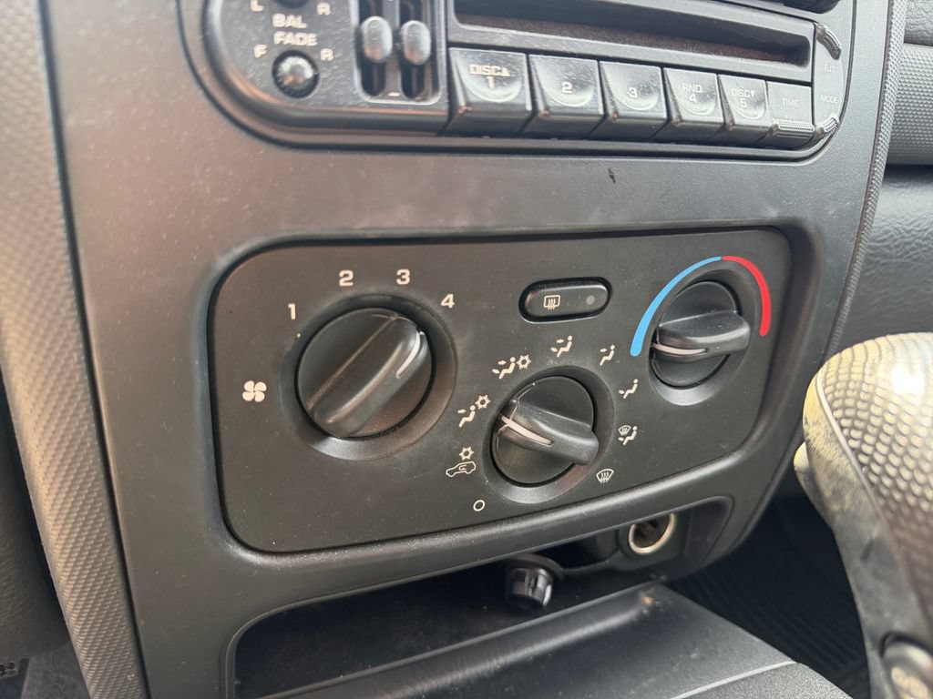 Used 2003 Jeep Liberty Sport AWD/4WD image 27