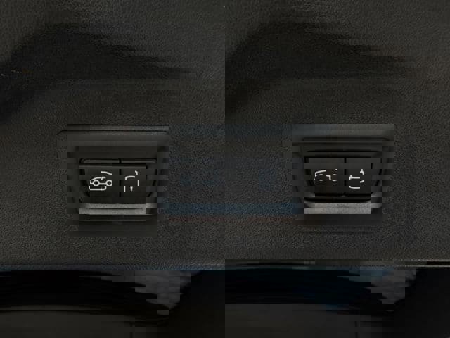 Used 2024 BMW X7 M60i w/ Executive Package image 35