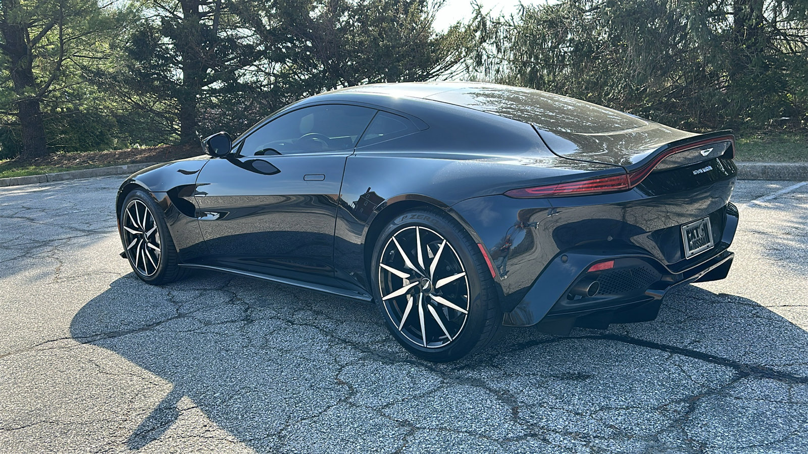 Used 2020 Aston Martin V8 Vantage Coupe image 8