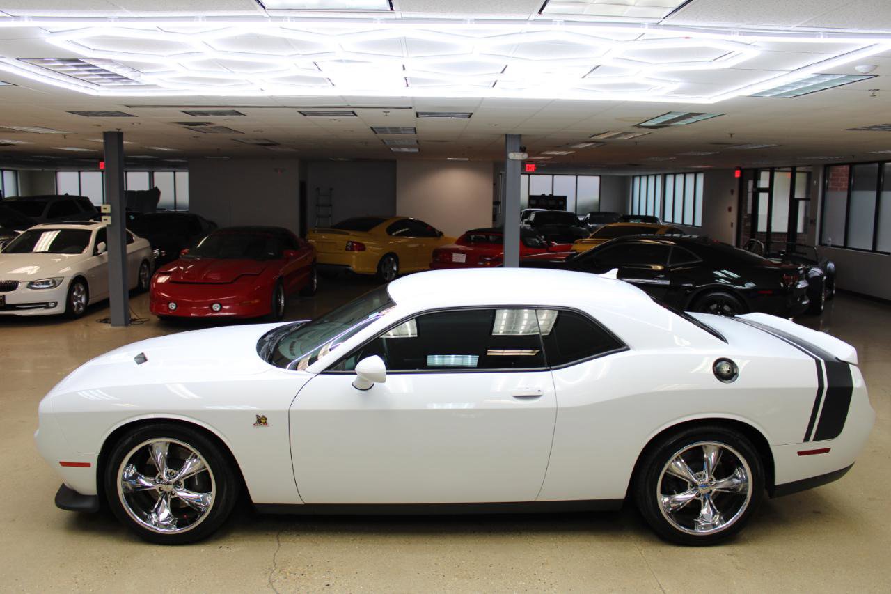Used 2016 Dodge Challenger R/T Scat Pack w/ Leather Interior Group image 19