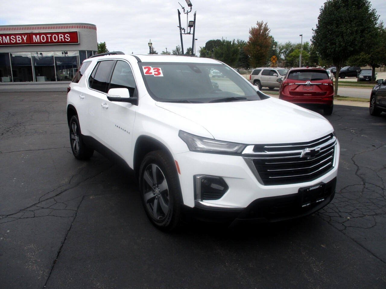 Used 2023 Chevrolet Traverse LT AWD/4WD image 1