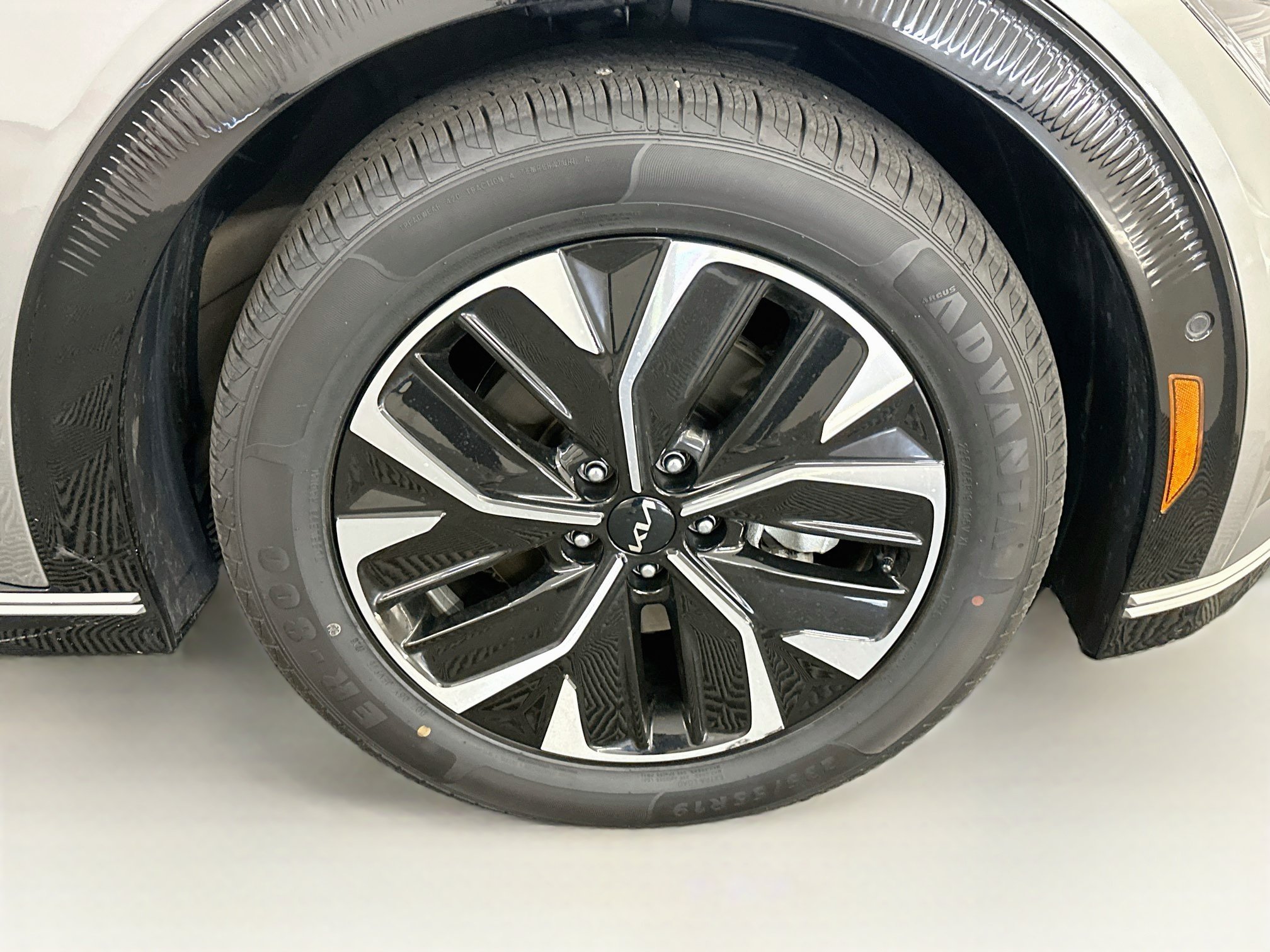 Used 2024 Kia EV6 Wind w/ Wind Technology Package AWD/4WD image 11