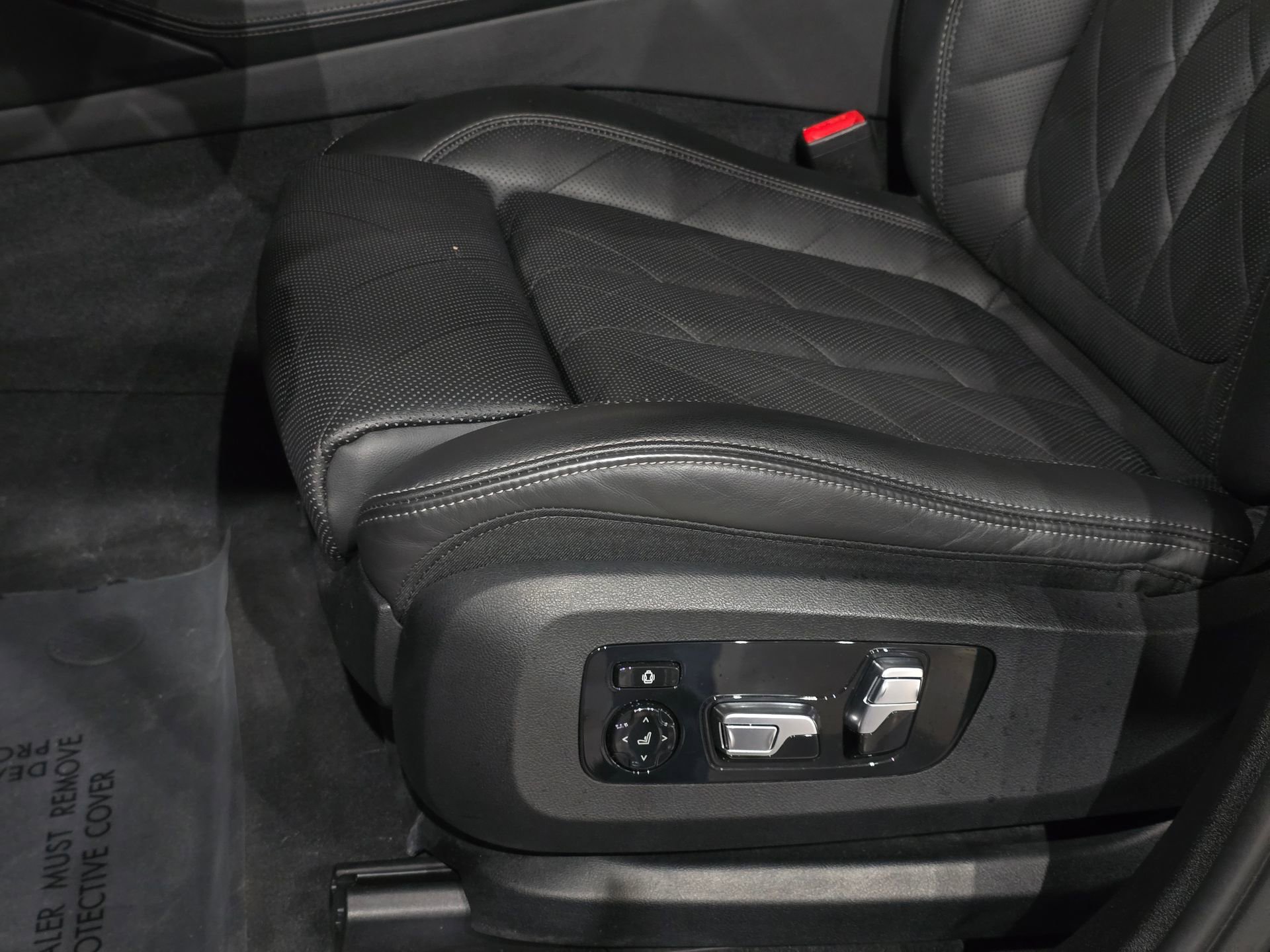 Used 2023 BMW X6 M50i w/ Parking Assistance Package image 29