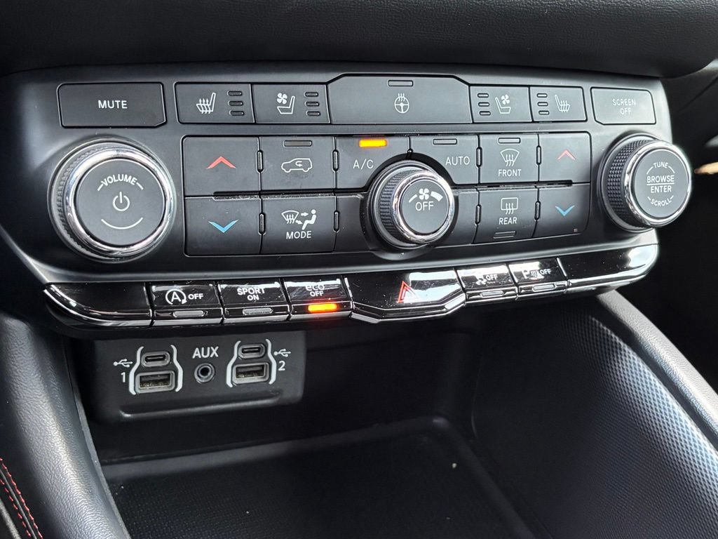 Used 2024 Dodge Durango GT RWD image 18