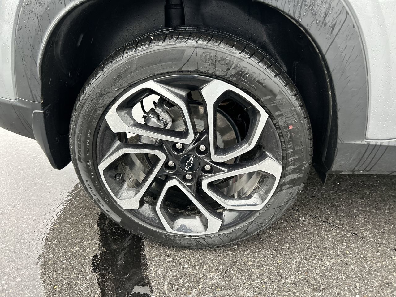 New 2025 Chevrolet Trax RS w/ Sunroof Package FWD image 9