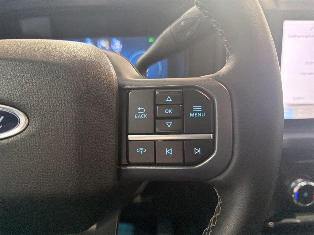 Used 2025 Ford F350 Lariat w/ Black Appearance Package AWD/4WD image 18