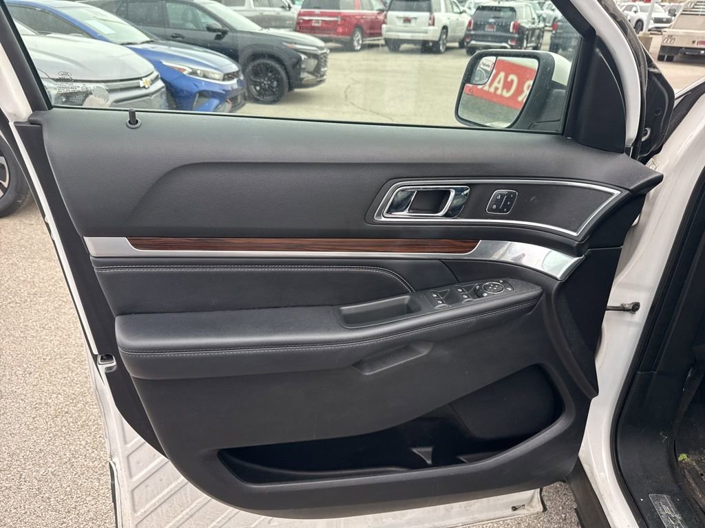 Used 2018 Ford Explorer Limited AWD/4WD image 9