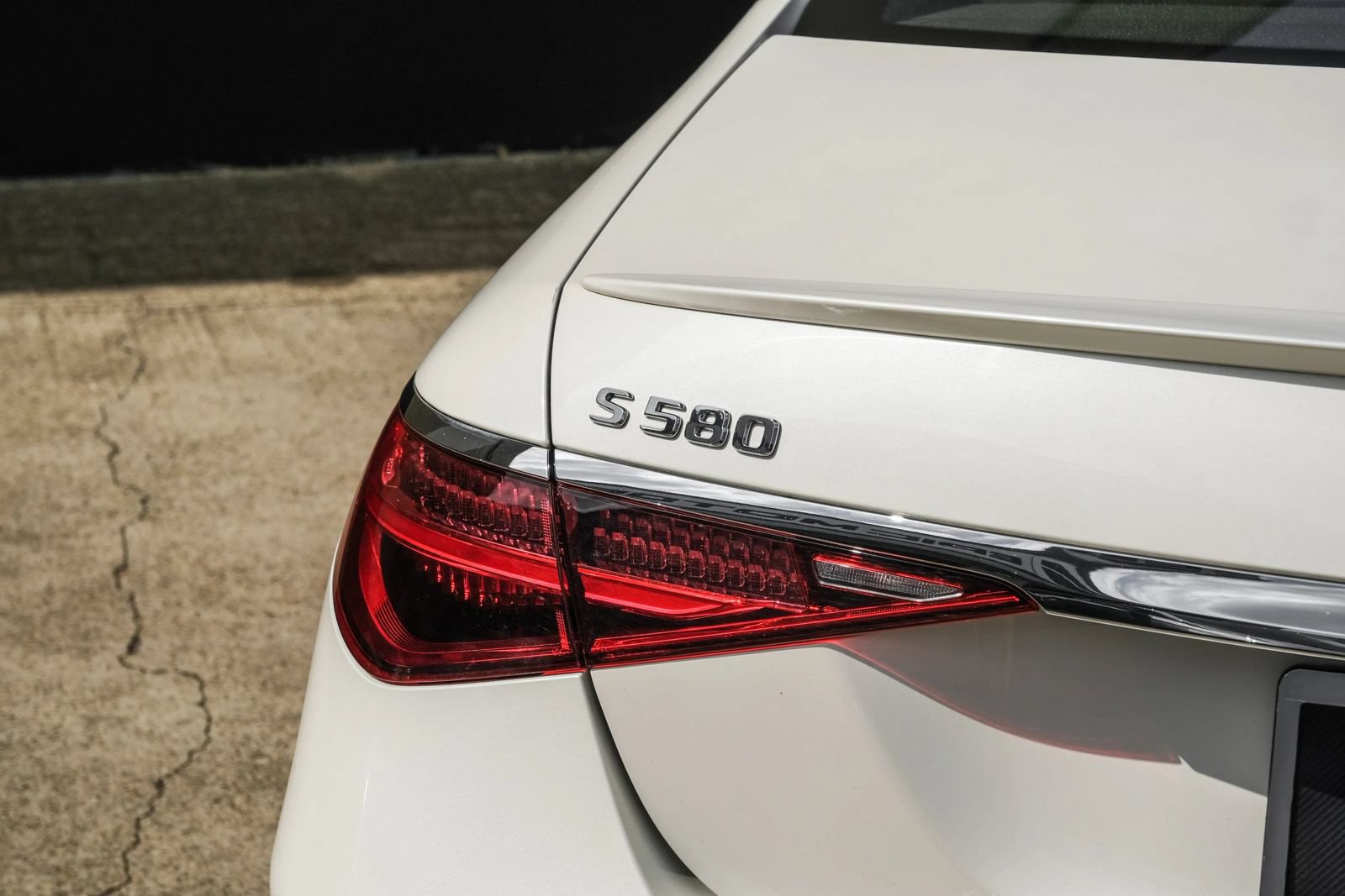 Used 2022 Mercedes-Benz S 580 4MATIC Sedan w/ AMG Line Package image 47