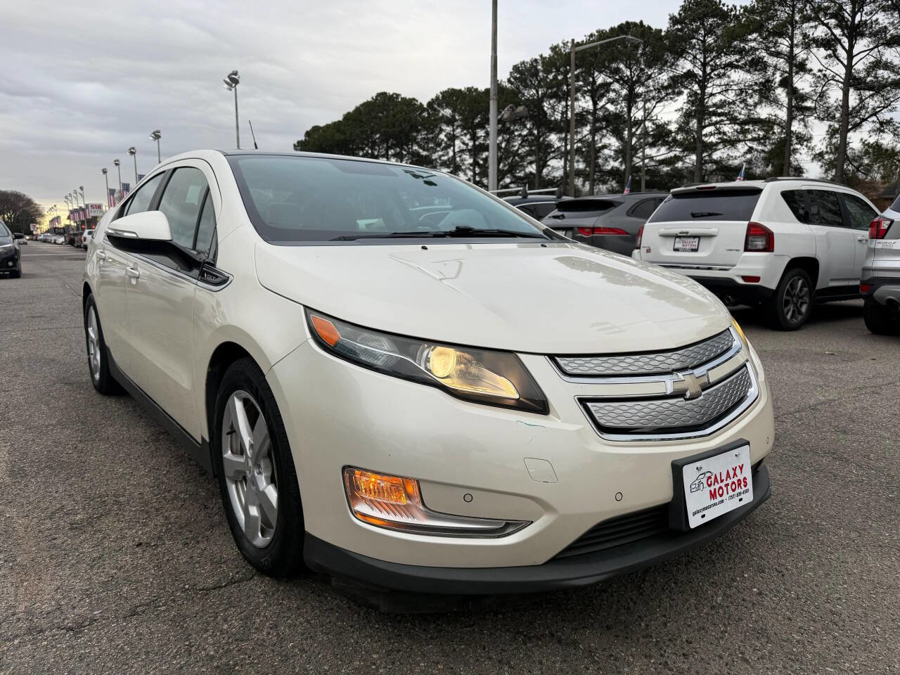 Used 2012 Chevrolet Volt Premium w/ Premium Trim Package image 3