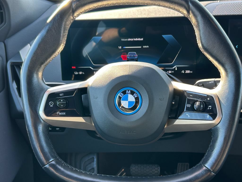 Used 2024 BMW iX xDrive50 w/ Sport Package AWD/4WD image 18