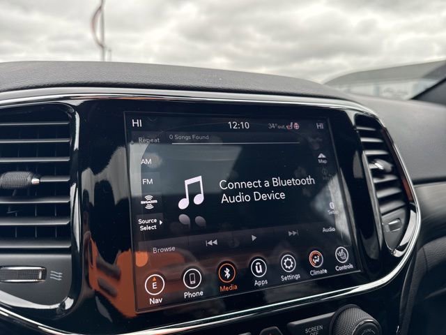 Used 2019 Jeep Grand Cherokee Altitude image 31