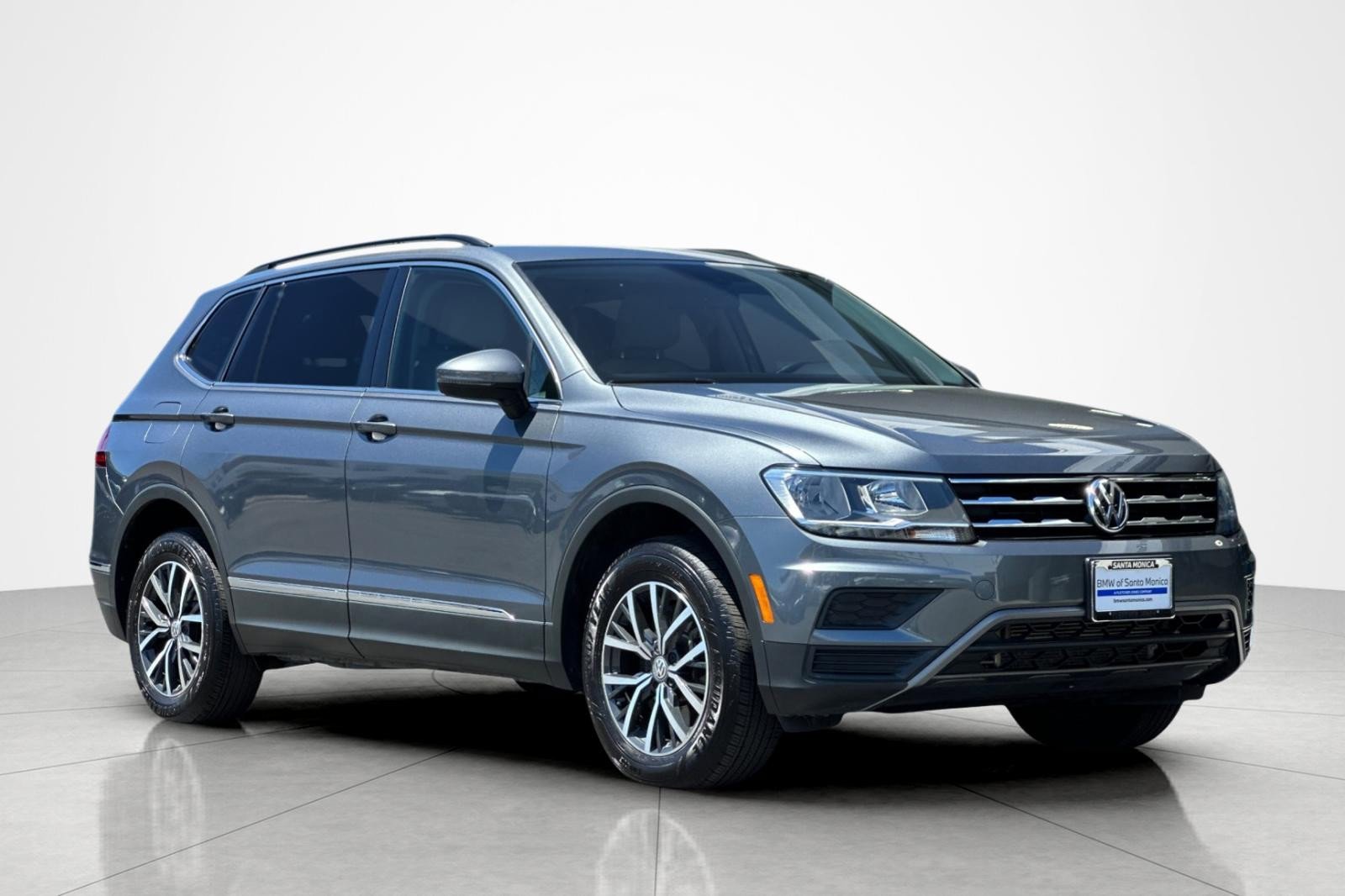 Used 2020 Volkswagen Tiguan SE w/ Panoramic Sunroof Package FWD image 7