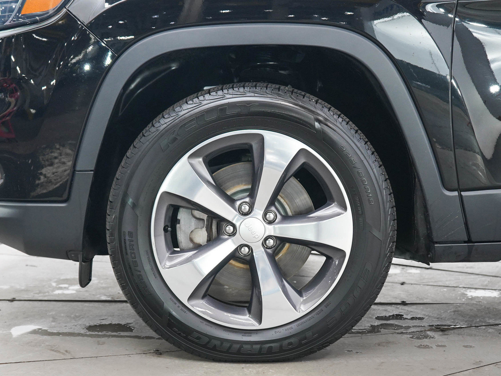 Used 2020 Jeep Cherokee Limited AWD/4WD image 31