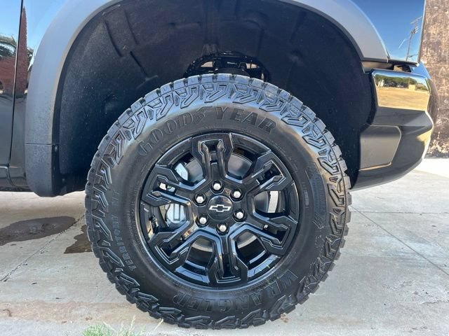 New 2026 Chevrolet Silverado 1500 ZR2 w/ LPO, Dark Essentials Package AWD/4WD image 10