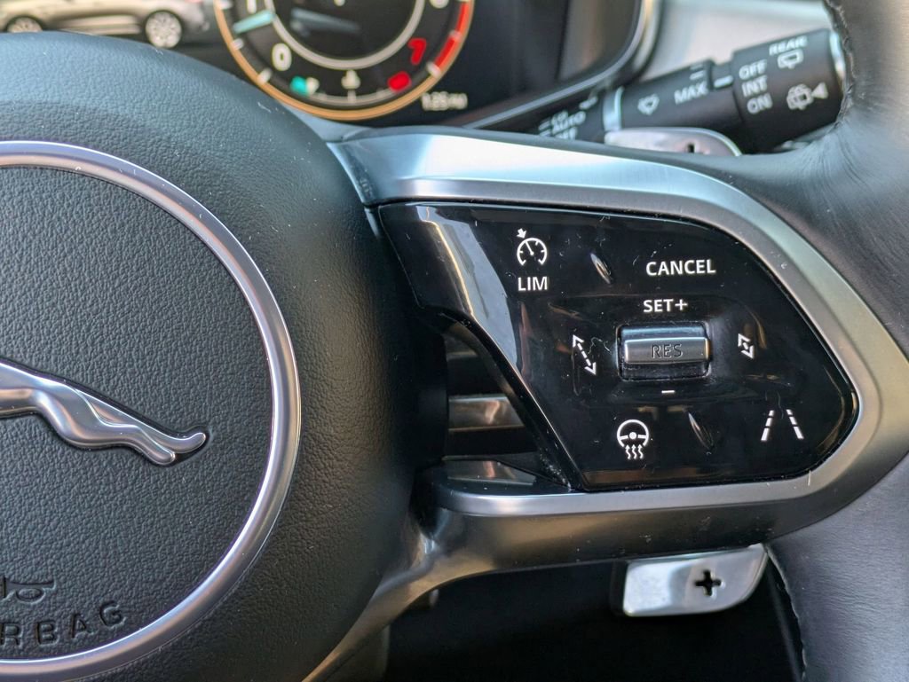 Used 2024 Jaguar F-PACE R-Dynamic S image 21