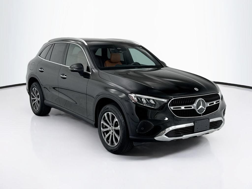 Used 2023 Mercedes-Benz GLC 300 image 3