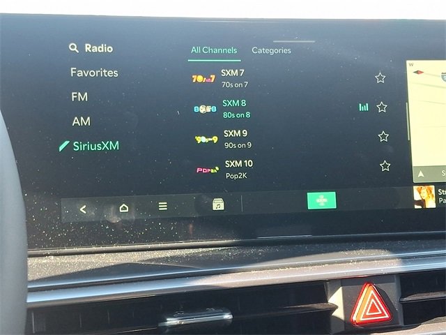 Used 2025 Kia Sorento S image 17